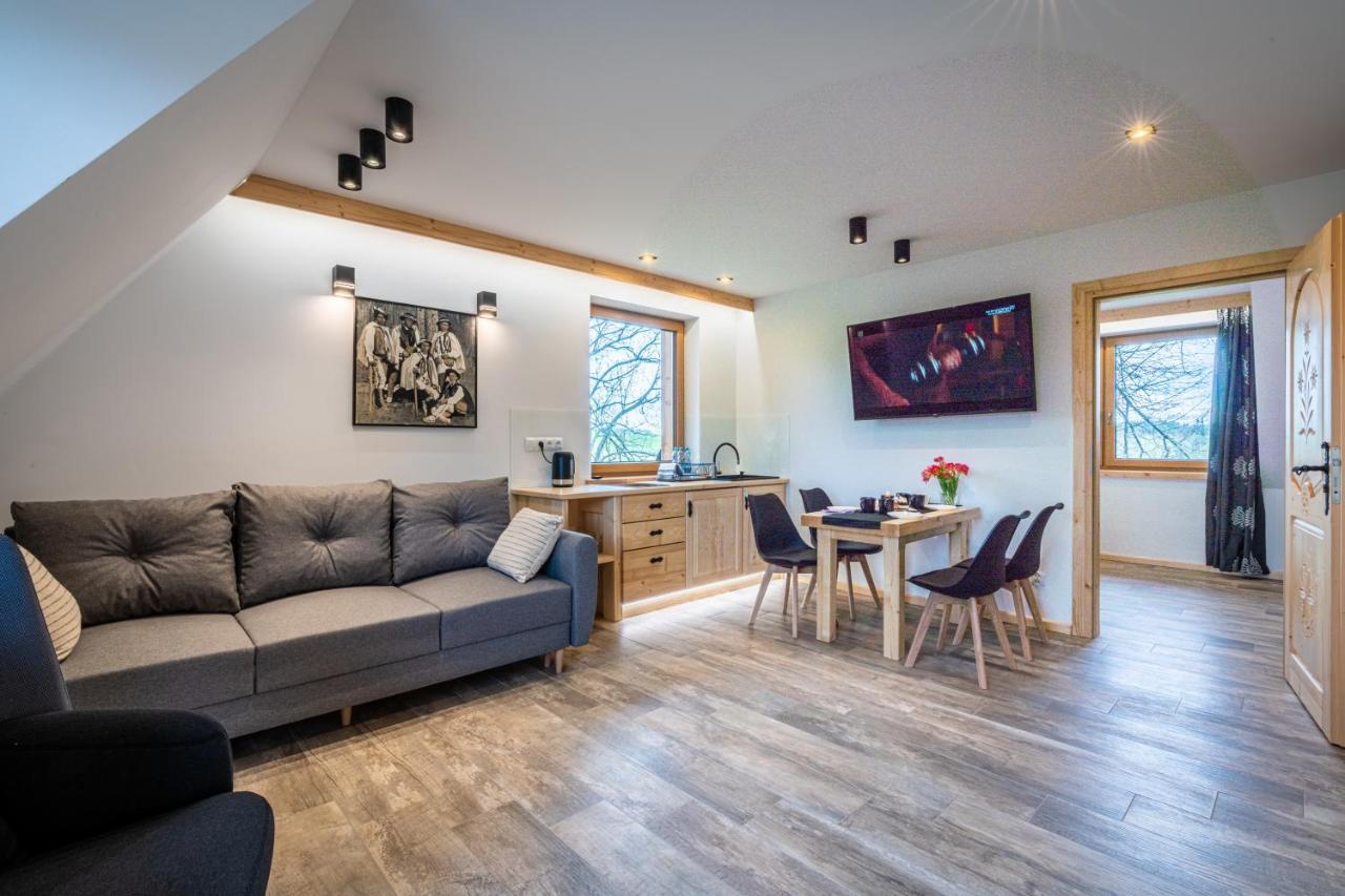 Bialy Mis Art & Design Apartment *